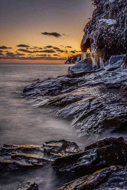 Shoreline failing light